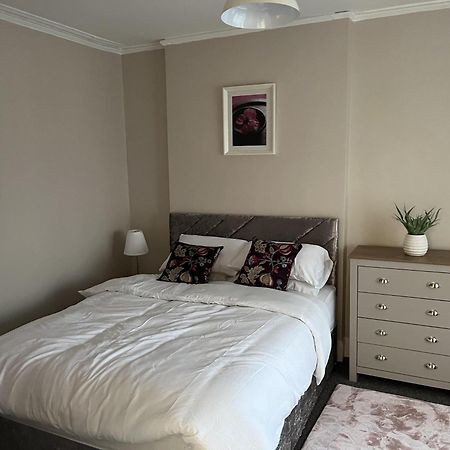3 Bed Cozy Antrim Apartment With Great Views Exterior photo