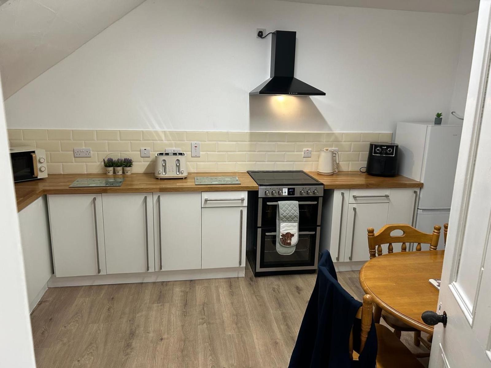 3 Bed Cozy Antrim Apartment With Great Views Exterior photo